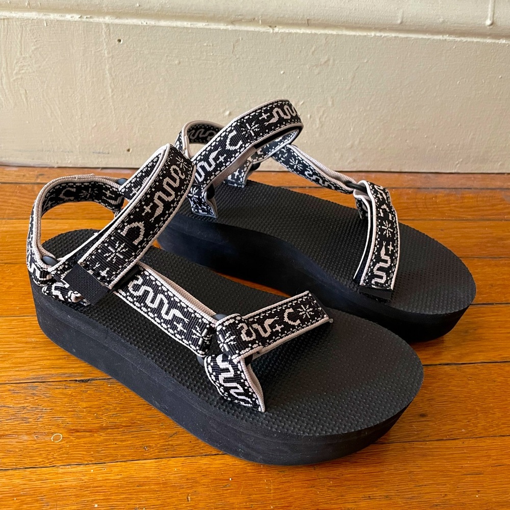 Bandana Print Platform Tevas